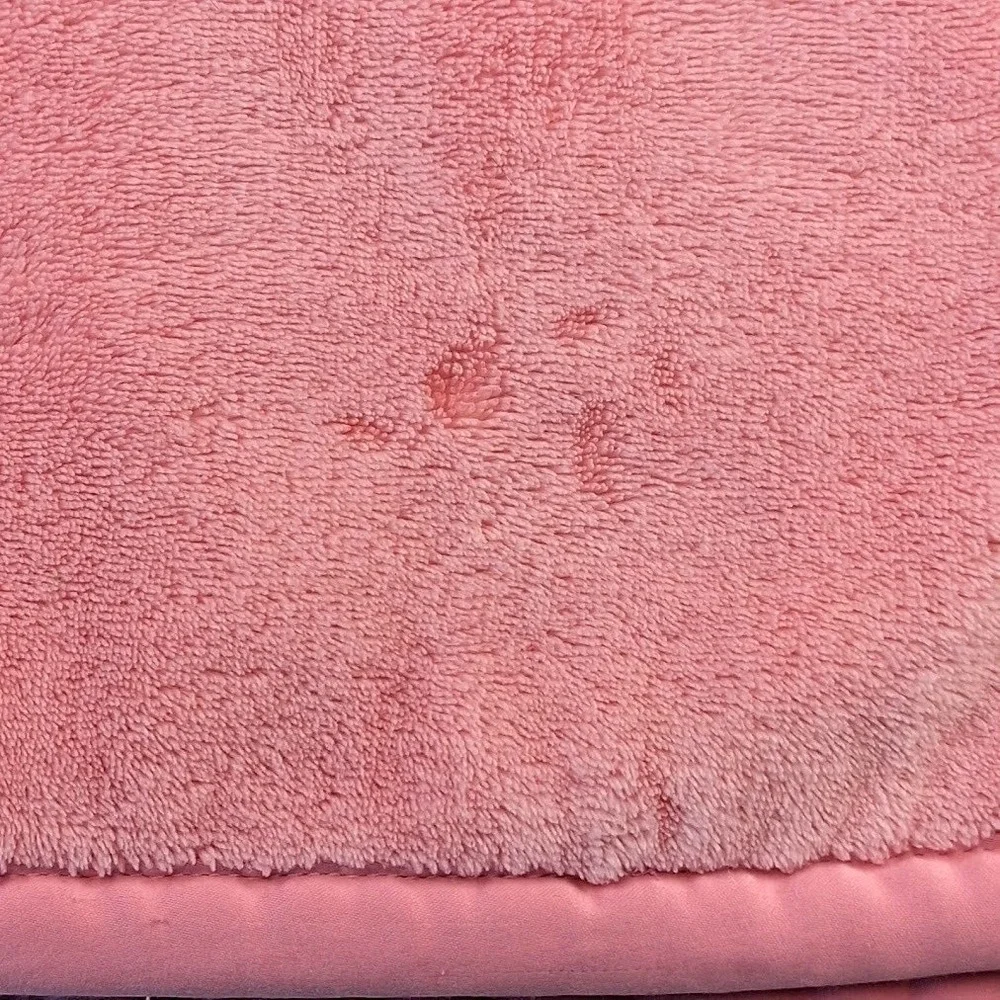 Carter's Hot Pink Baby Girl Blanket With Floral Heart 30x40 Some Texture Flaws